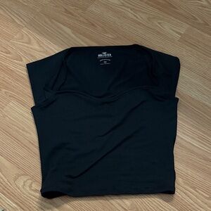 Hollister Women's Classic Black Tee Never Worn